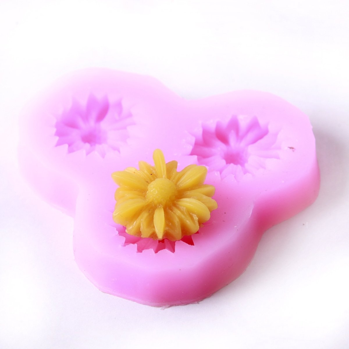 Daisy Silicone Fondant/Icing/Choc/Jewellery Mould - 3 cavity F0027 - Mystic Moments UK